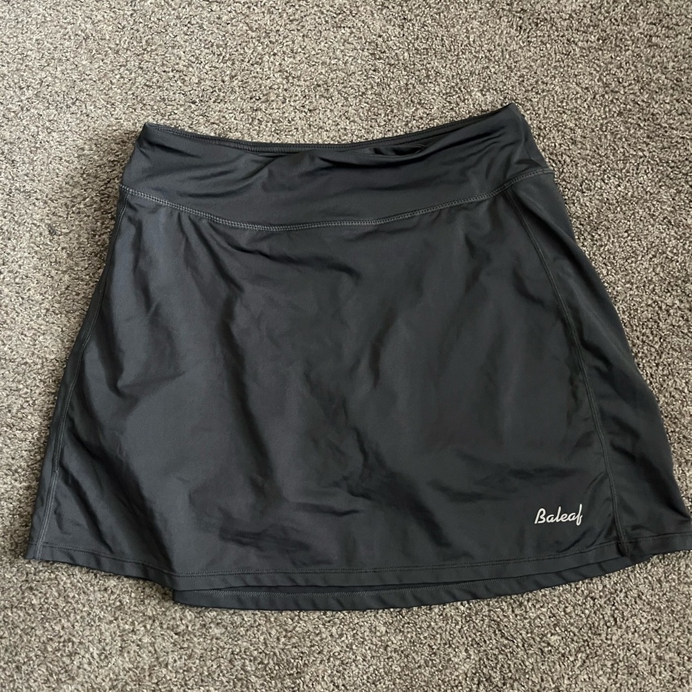 Grey women’s athletic skirt size M